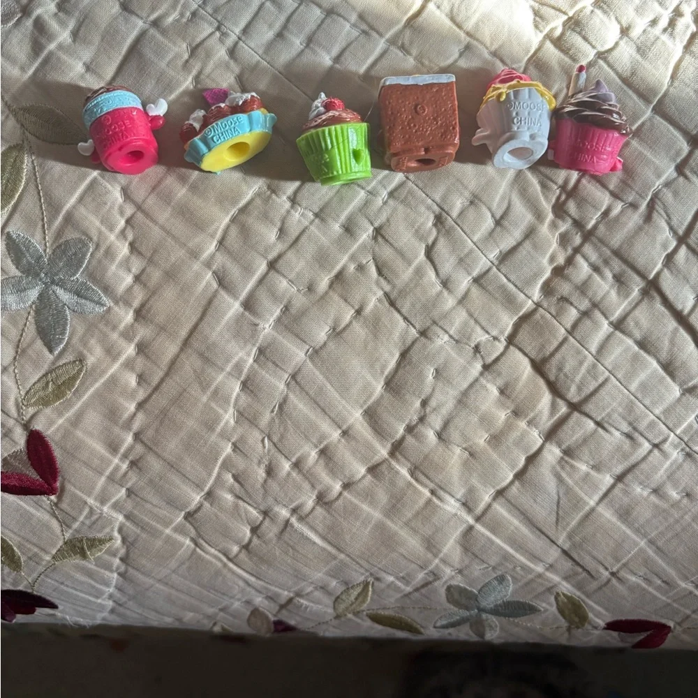 Shopkins Mini Dessert Figures - Pink, Blue, Green, Brown, White, Yellow